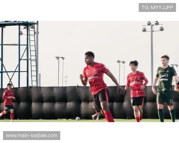 成都蓉城变阵四后卫战术复盘 新帅阿洛伊西体系调整效果分析